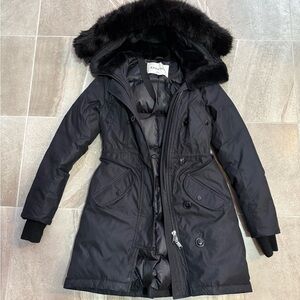 Aritzia Babaton Black Puffer Coat with Fur Hood